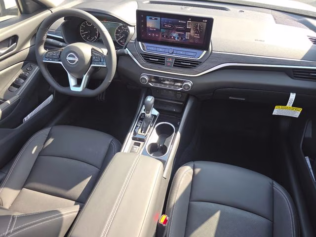 2026 Pearl White Tricoat Nissan Altima 2.5 SV FWD Sedan