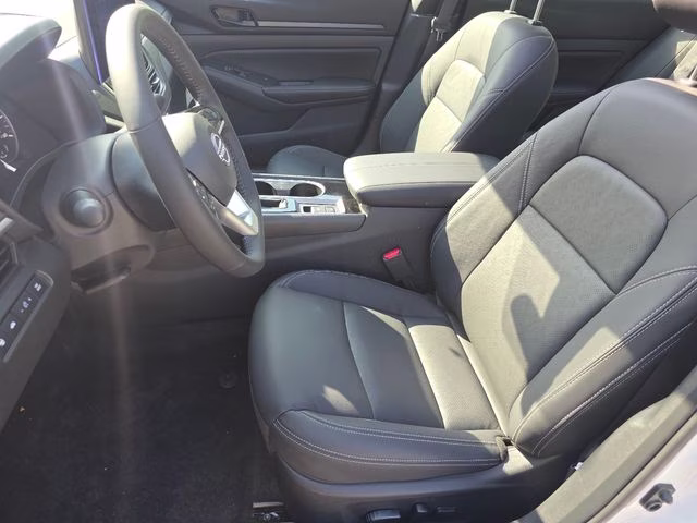2026 Pearl White Tricoat Nissan Altima 2.5 SV FWD Sedan
