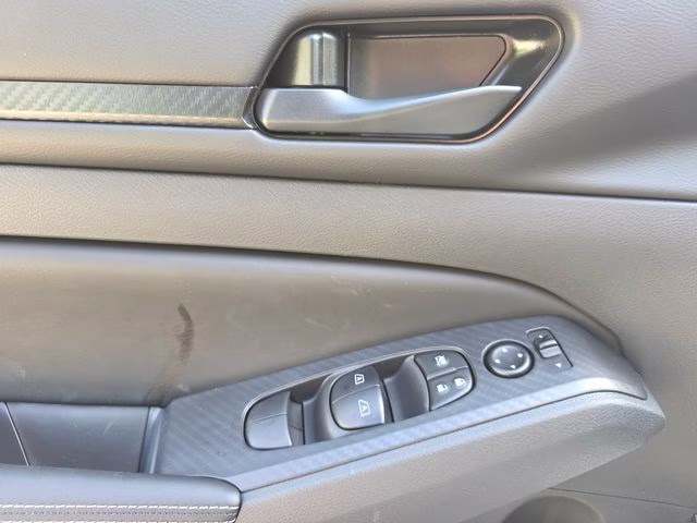 2026 Pearl White Tricoat Nissan Altima 2.5 SV FWD Sedan