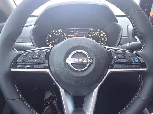 2026 Pearl White Tricoat Nissan Altima 2.5 SV FWD Sedan