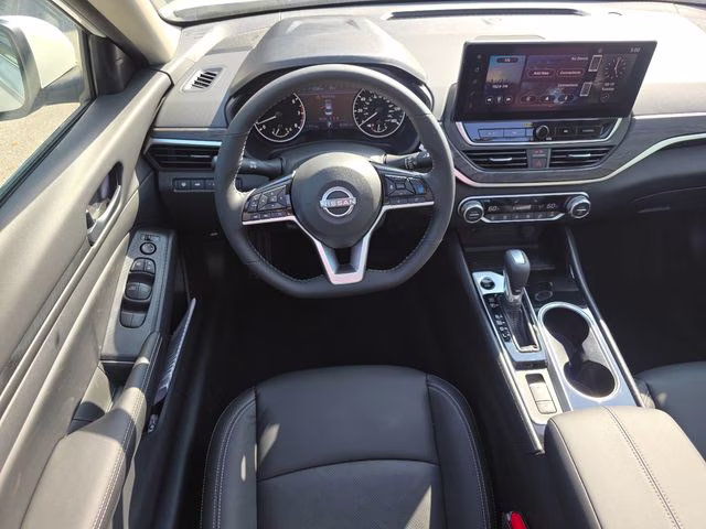 2026 Pearl White Tricoat Nissan Altima 2.5 SV FWD Sedan