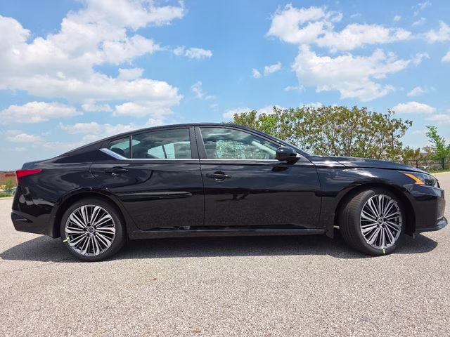 2026 Super Black Clearcoat Nissan Altima 2.5 SV FWD Sedan