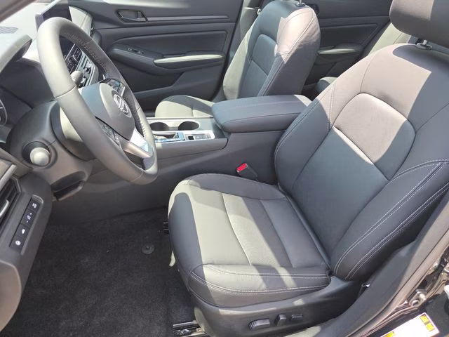 2026 Super Black Clearcoat Nissan Altima 2.5 SV FWD Sedan