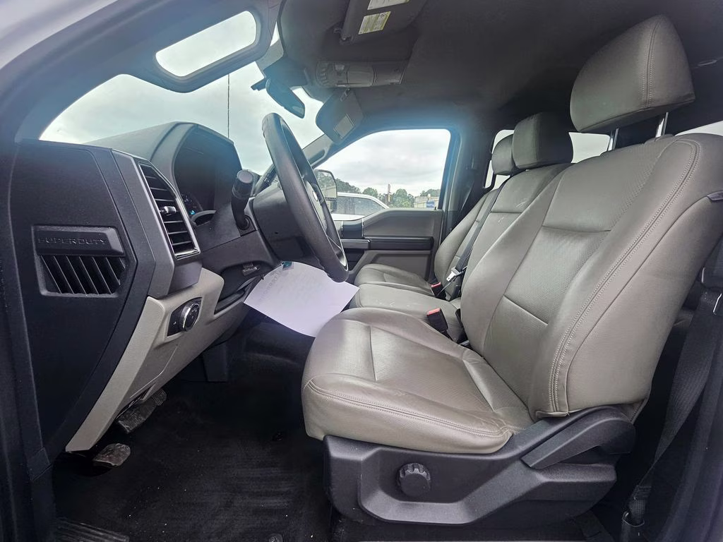 2022 Oxford White Ford Super Duty F-250 SRW XLT 4X4 Truck