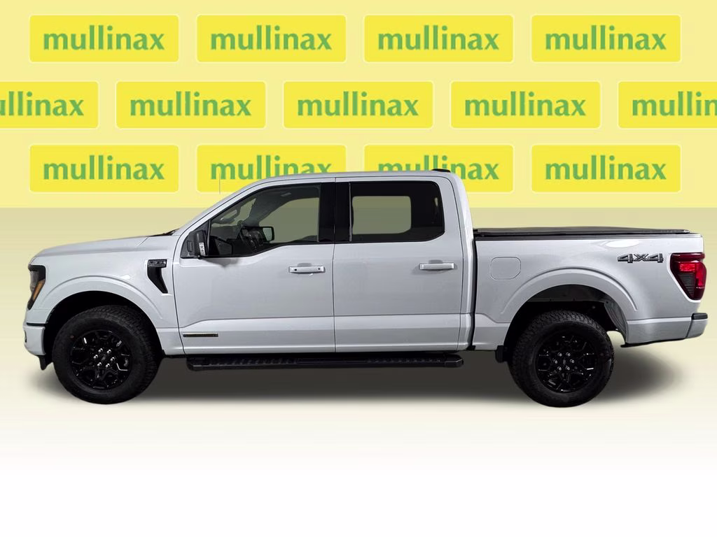 2025 Star White Metallic Tri-Coat Ford F-150 XLT 4X4 Truck