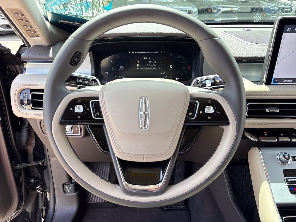2023 Infinite Black Metallic Clearcoat Lincoln Aviator Standard RWD SUV