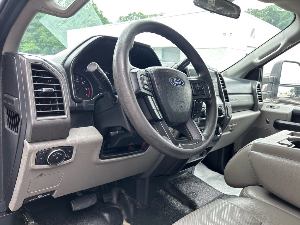 2021 Oxford White Ford Super Duty F-250 SRW XL 4X4 Truck