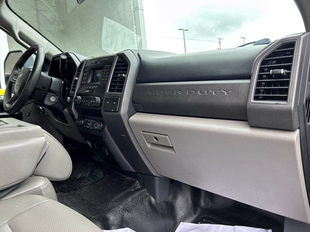 2021 Oxford White Ford Super Duty F-250 SRW XL 4X4 Truck