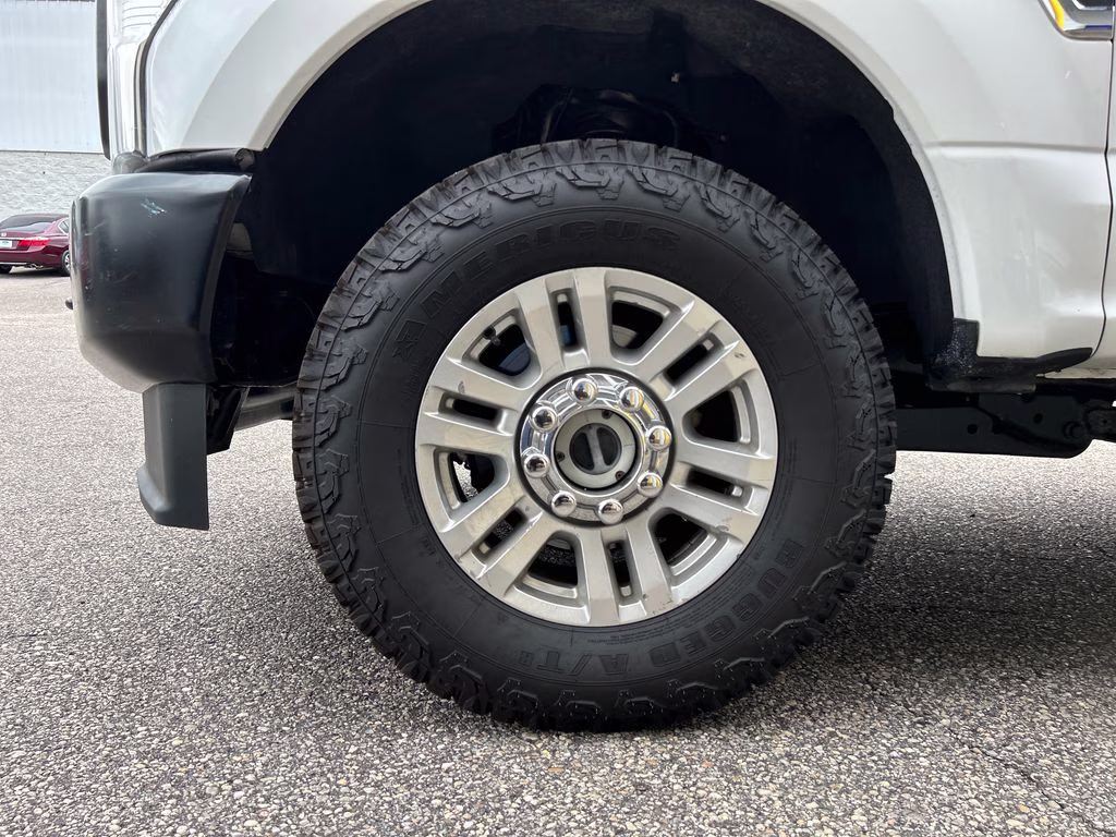 2021 Oxford White Ford Super Duty F-250 SRW XL 4X4 Truck