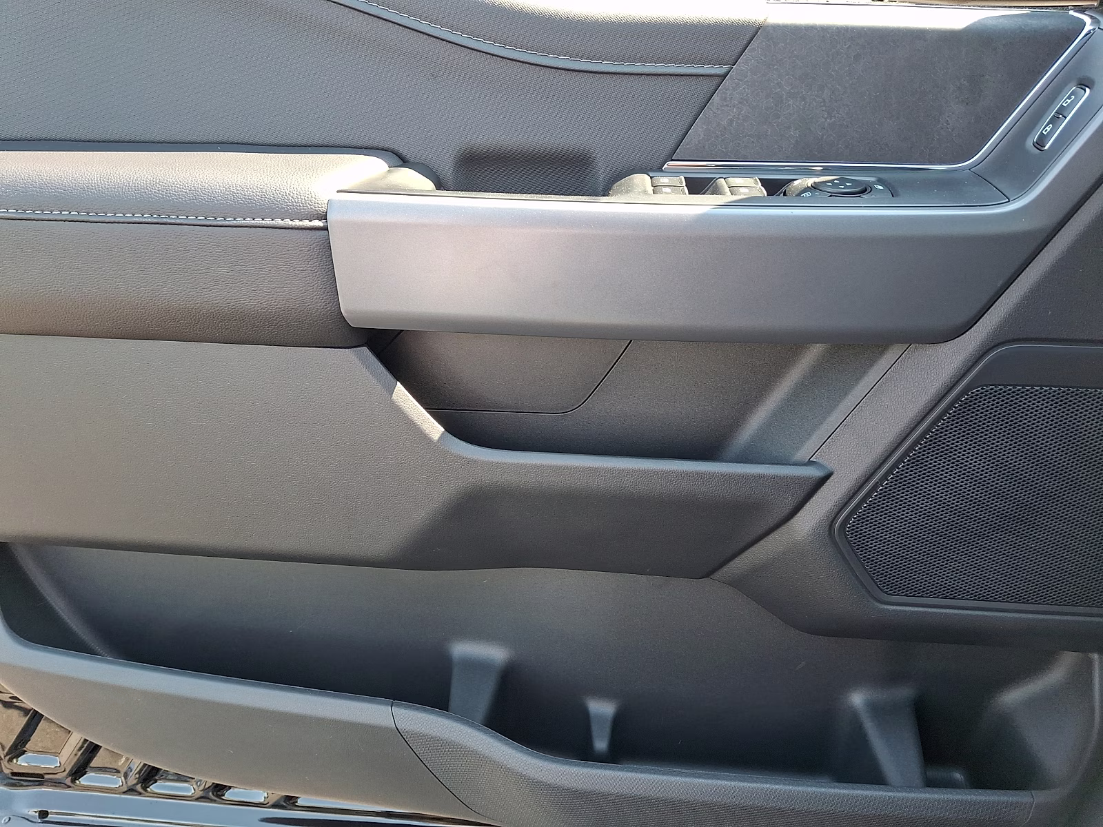 2026 Agate Black Metallic - UM Ford F-150 XLT 4X4