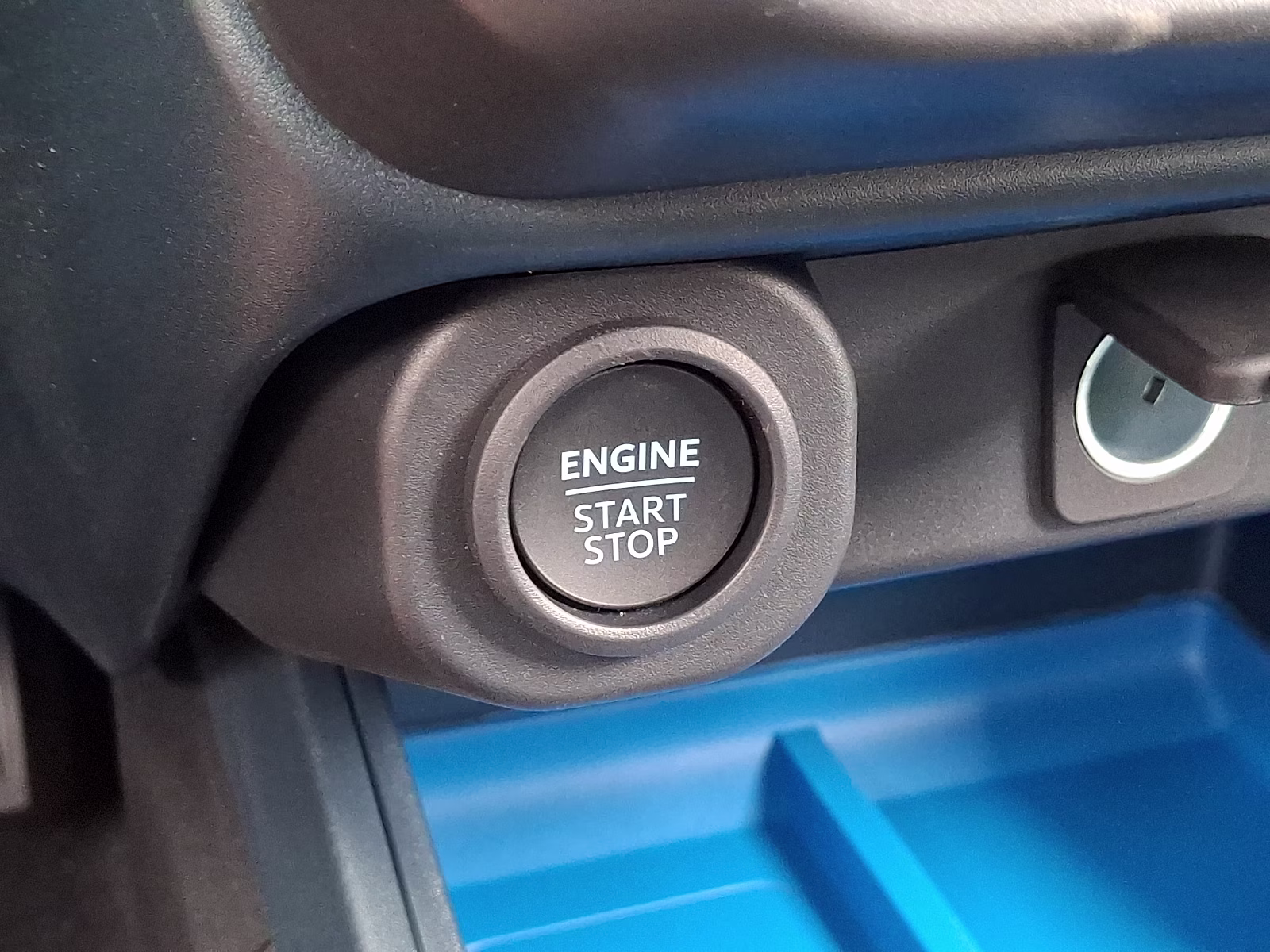 2026 Shadow Black - G1 Ford Maverick XLT AWD
