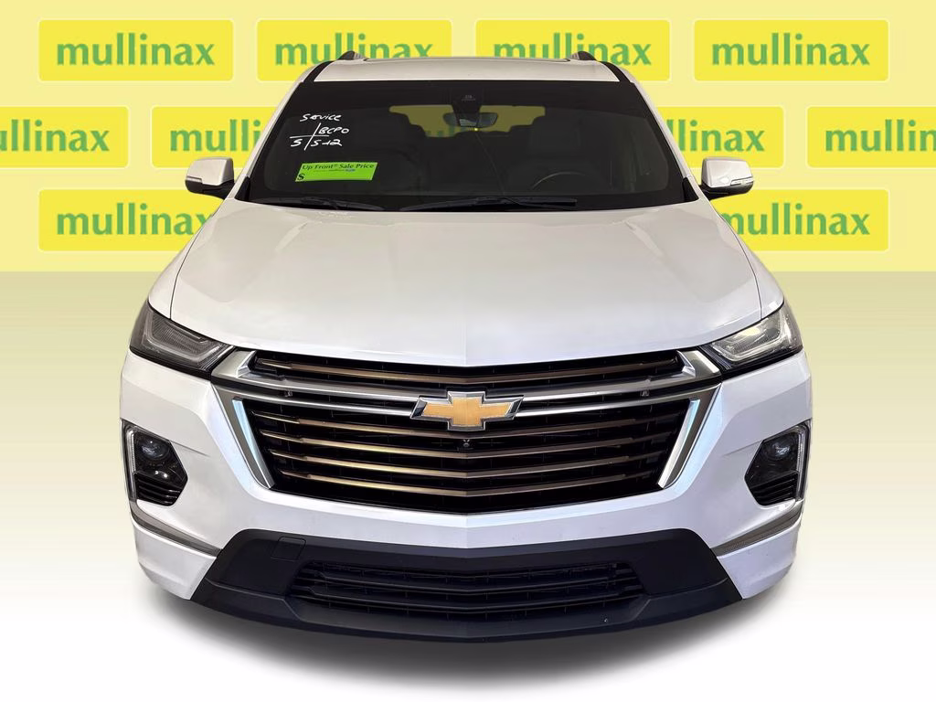 2023 Iridescent Pearl Tricoat Chevrolet Traverse High Country FWD SUV
