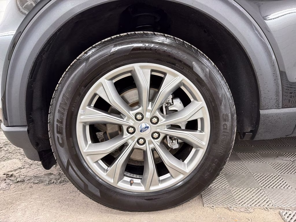 2023 Agate Black Metallic Ford Explorer Limited 4X4 SUV