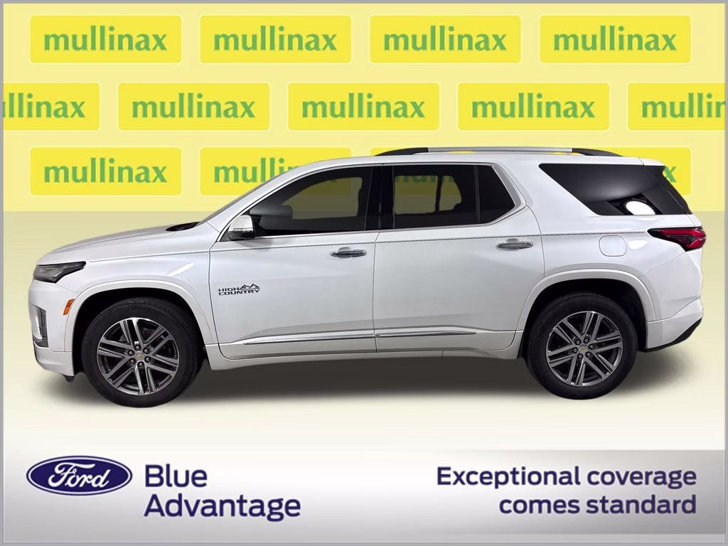 2023 Iridescent Pearl Tricoat Chevrolet Traverse High Country FWD SUV