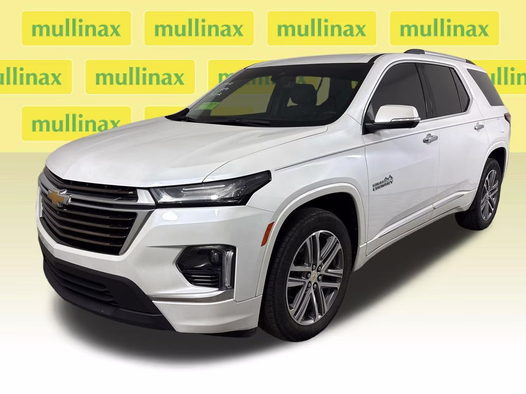 2023 Iridescent Pearl Tricoat Chevrolet Traverse High Country FWD SUV