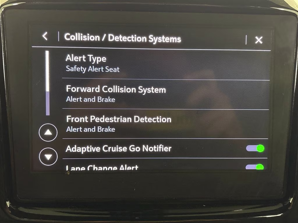 2023 Iridescent Pearl Tricoat Chevrolet Traverse High Country FWD SUV