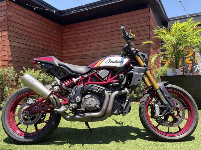 2023 Indian FTR R CARBON
