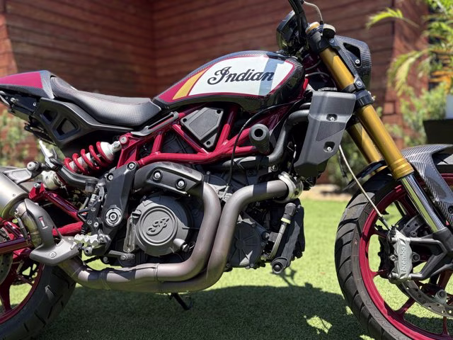 2023 Indian FTR R CARBON