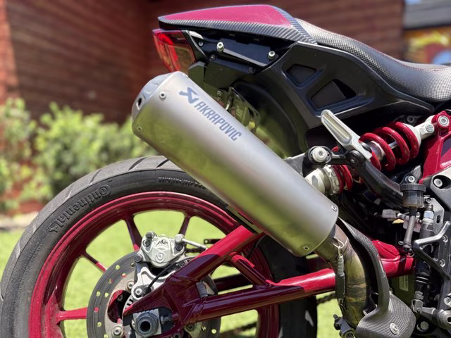 2023 Indian FTR R CARBON