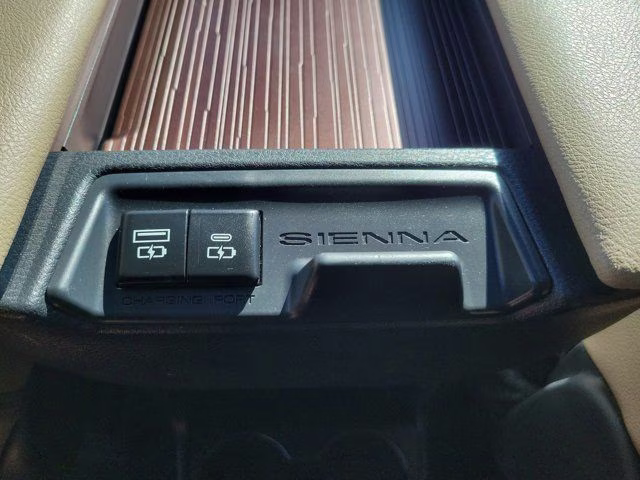 2024 Predawn Gray Mica Toyota Sienna XLE FWD Van