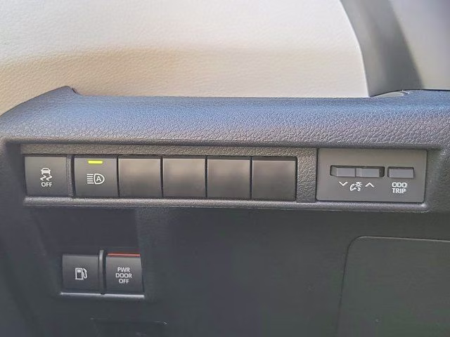 2024 Predawn Gray Mica Toyota Sienna XLE FWD Van