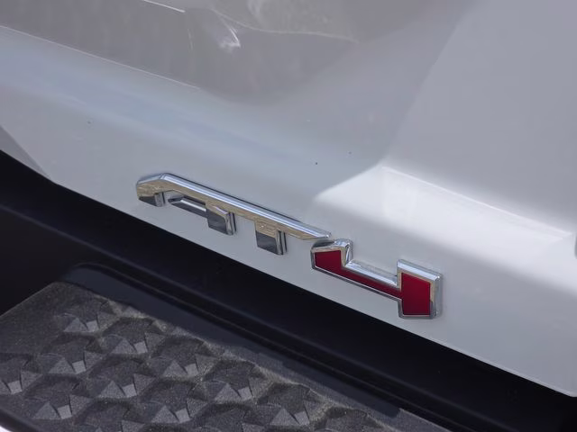 2026 Summit White GMC Canyon AT4 4X4 Truck