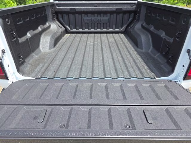 2026 Summit White GMC Canyon AT4 4X4 Truck