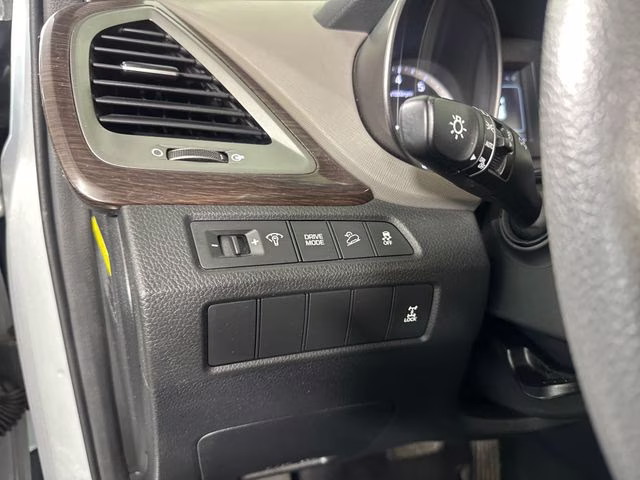 2017 Sparkling Silver Hyundai Santa Fe Sport 2.4 Base AWD SUV