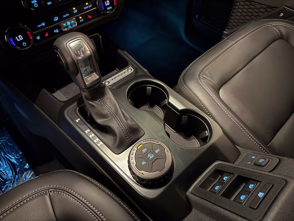 2026 Avalanche Gray Ford Bronco Outer Banks 4X4 SUV