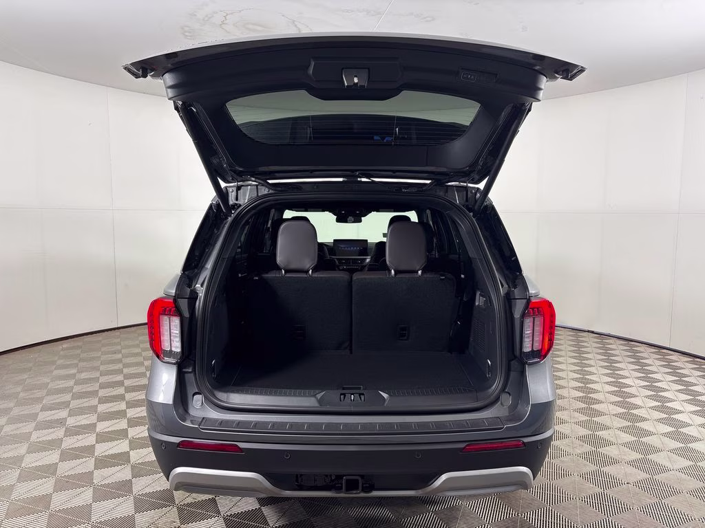 2026 Gray Metallic Ford Explorer Platinum RWD SUV