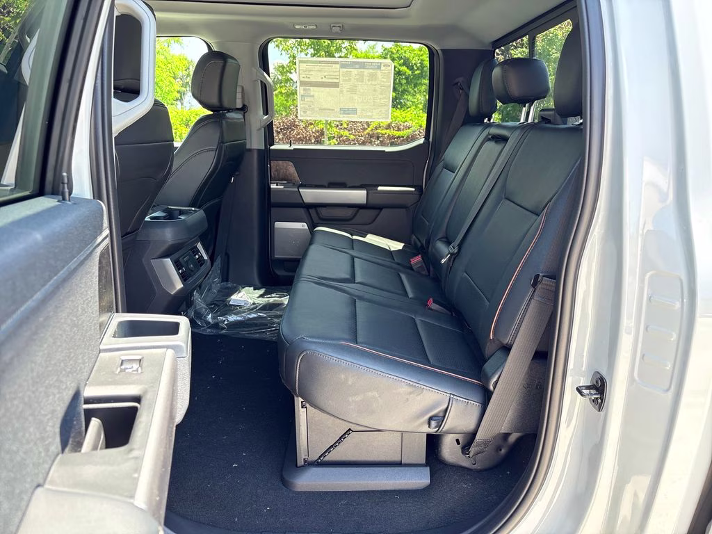 2026 Avalanche Ford Super Duty F-250 SRW Lariat 4X4 Truck