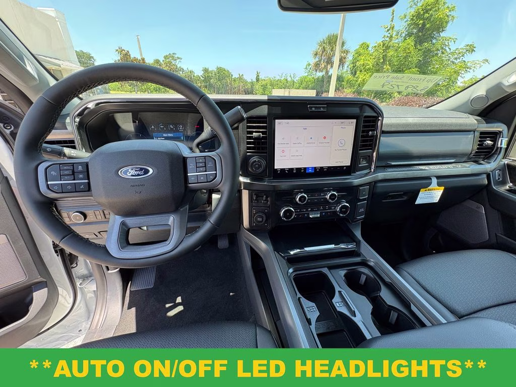 2026 Oxford White Ford Super Duty F-250 SRW Lariat 4X4 Truck