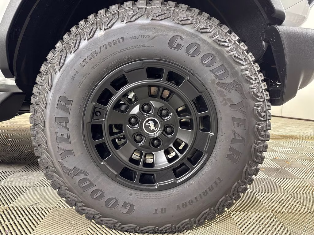 2026 Avalanche Gray Ford Bronco Outer Banks 4X4 SUV