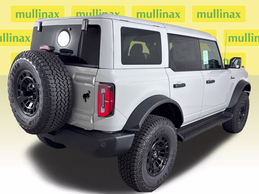 2026 Avalanche Gray Ford Bronco Outer Banks 4X4 SUV