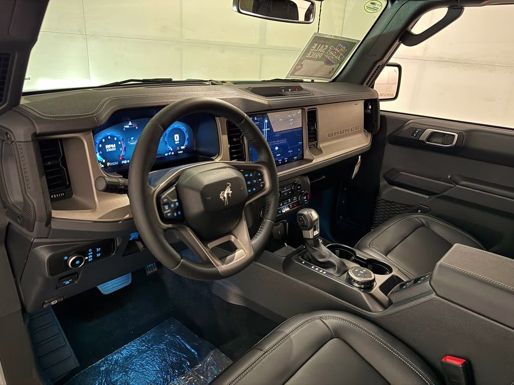 2026 Avalanche Gray Ford Bronco Outer Banks 4X4 SUV