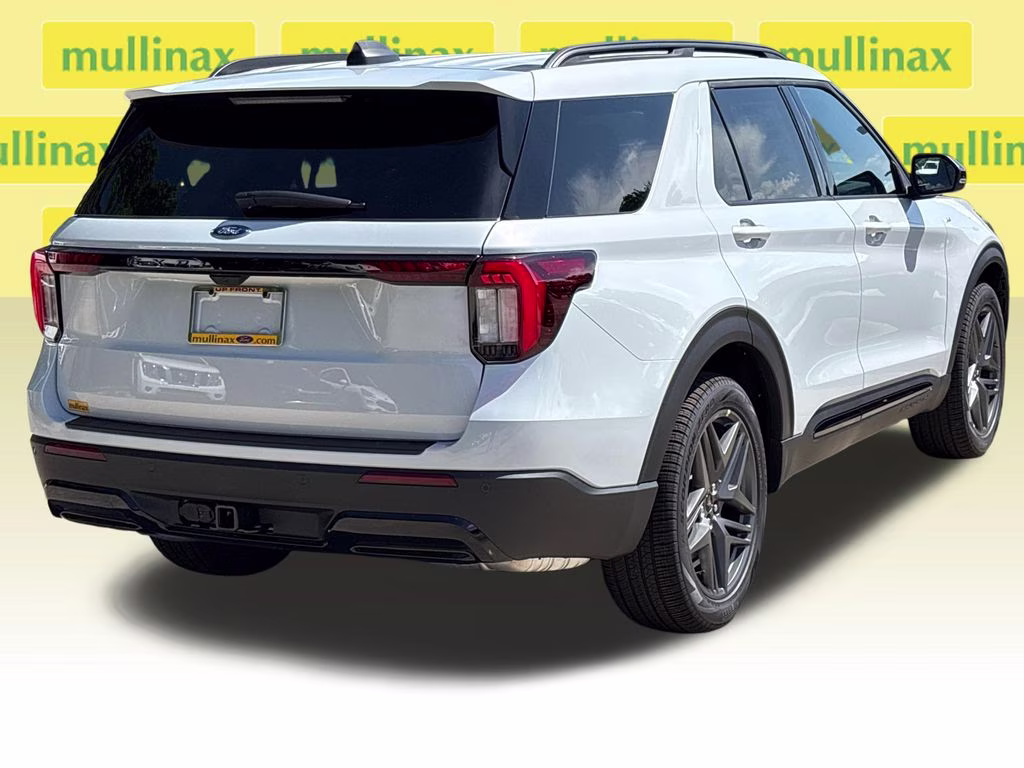 2026 White Metallic Ford Explorer ST-Line RWD SUV