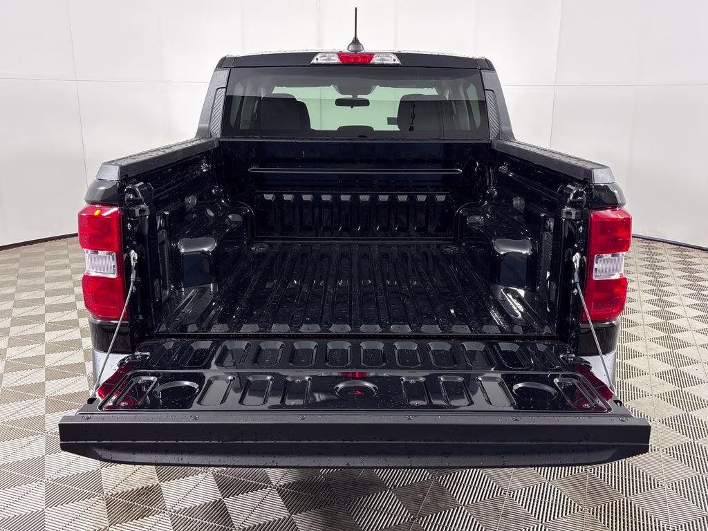 2026 Shadow Black Ford Maverick XLT FWD Truck