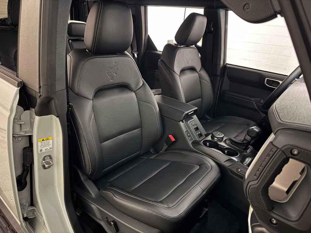 2026 Avalanche Gray Ford Bronco Outer Banks 4X4 SUV