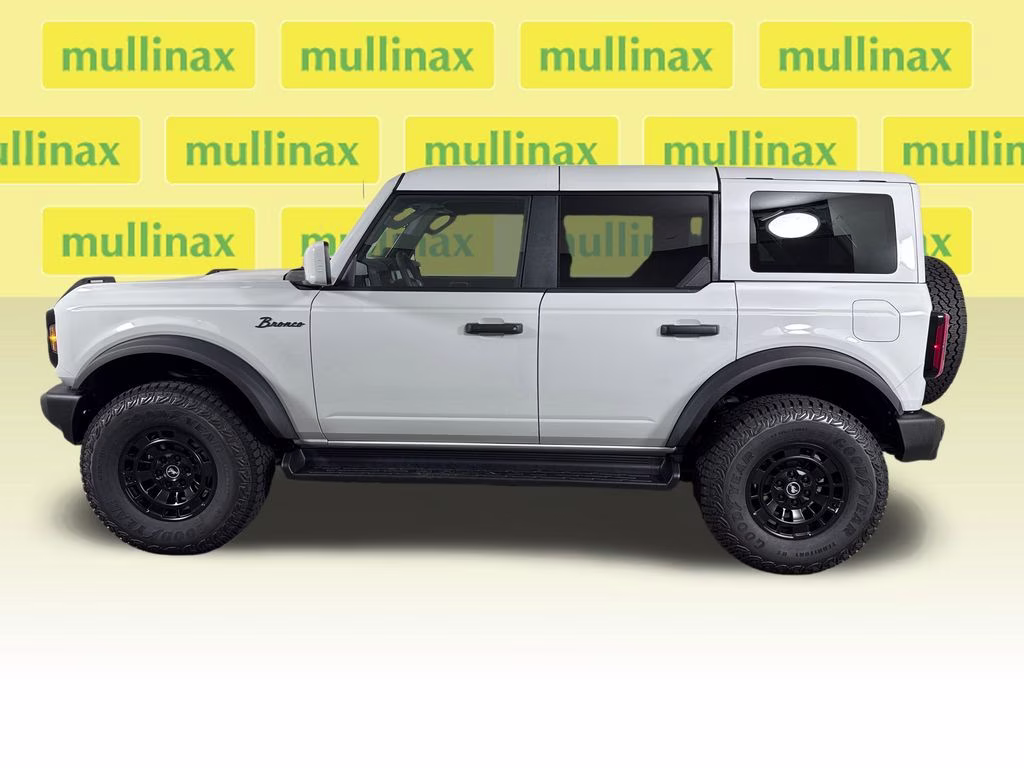 2026 Avalanche Gray Ford Bronco Outer Banks 4X4 SUV