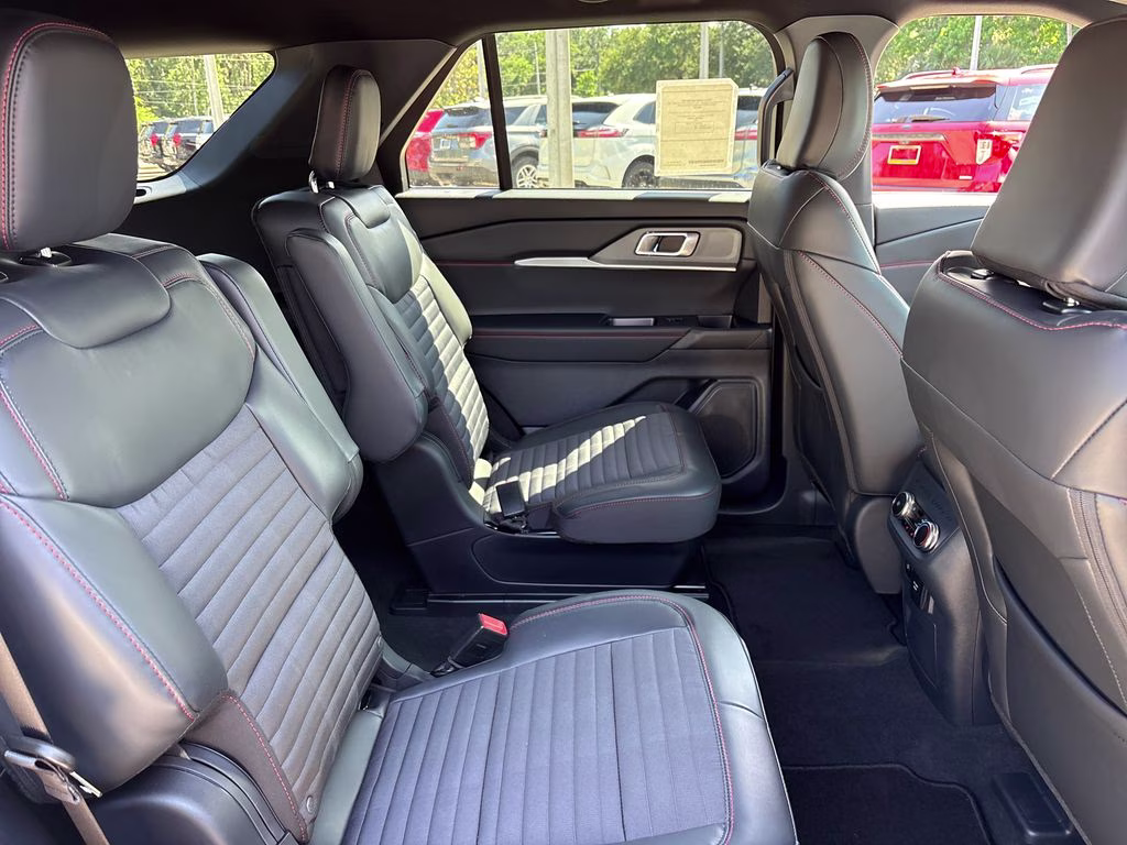 2026 White Metallic Ford Explorer ST-Line RWD SUV