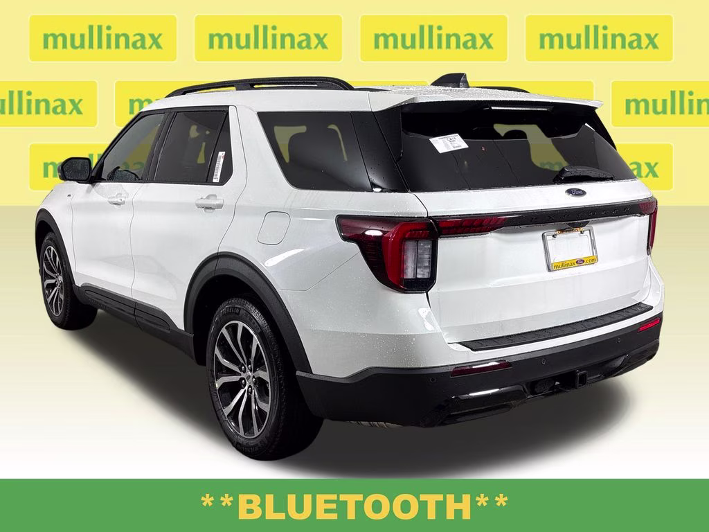 2026 Star White Metallic Tri-Coat Ford Explorer ST-Line RWD SUV