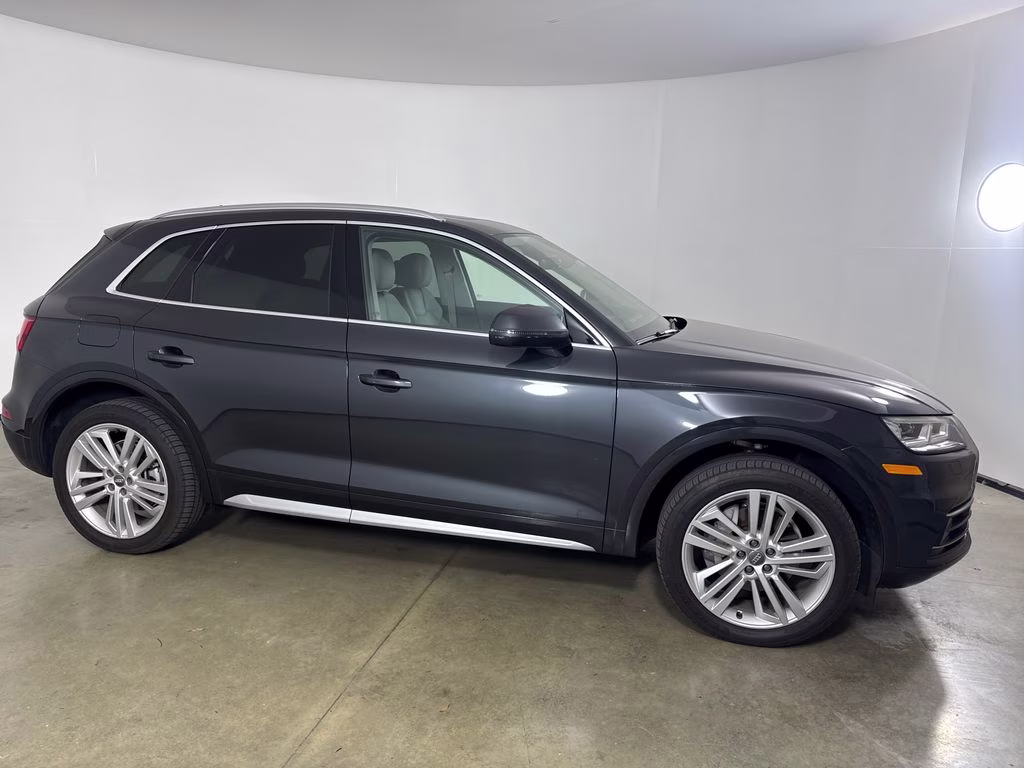 2018 Mythos Black Metallic Audi Q5 2.0T Premium AWD SUV