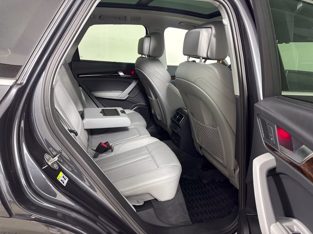2018 Mythos Black Metallic Audi Q5 2.0T Premium AWD SUV