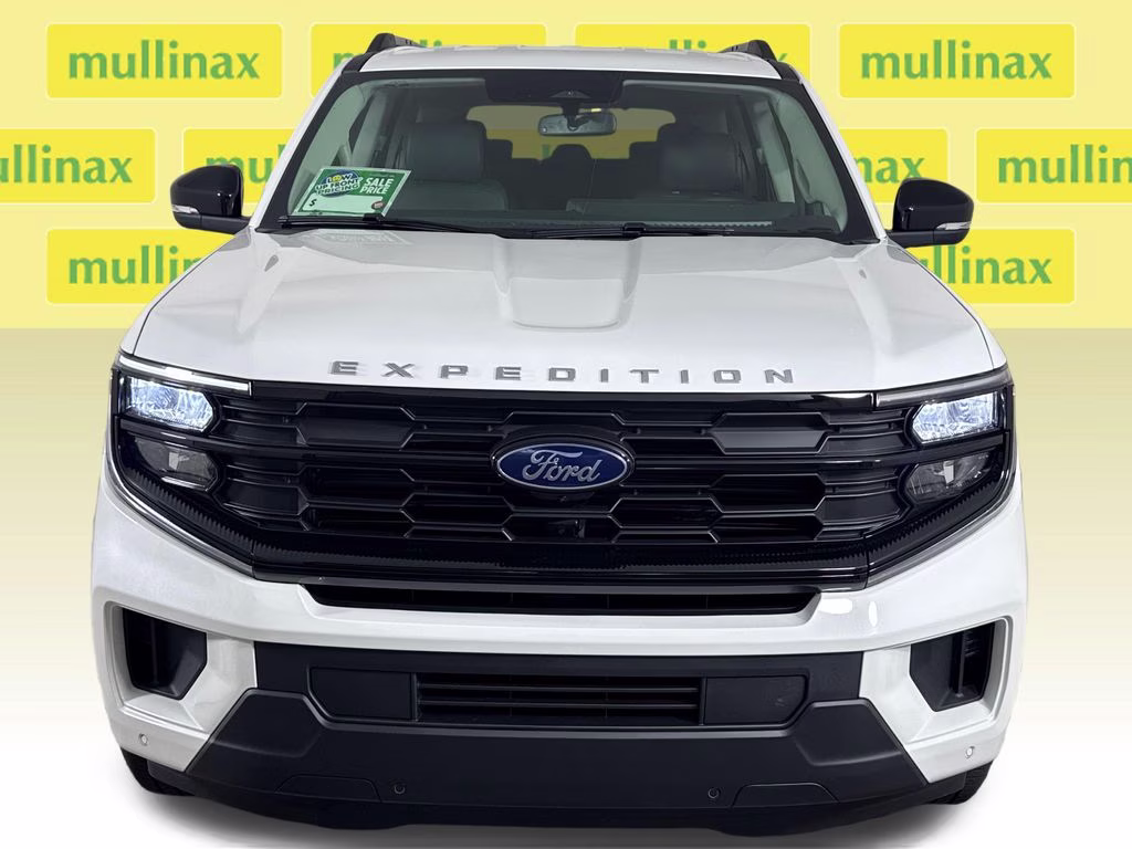 2026 Star White Metallic Tri-Coat Ford Expedition Active RWD SUV