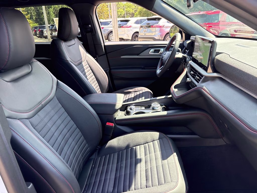 2026 White Metallic Ford Explorer ST-Line RWD SUV
