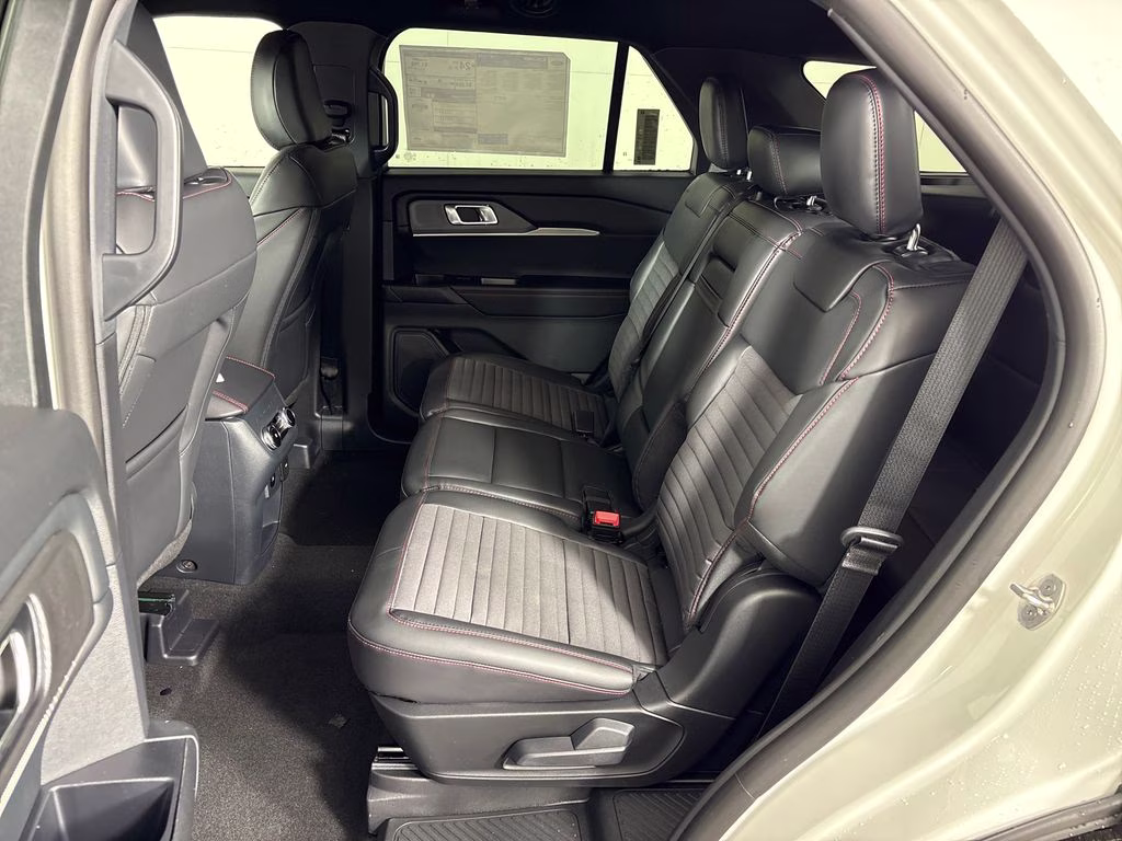 2026 Star White Metallic Tri-Coat Ford Explorer ST-Line RWD SUV