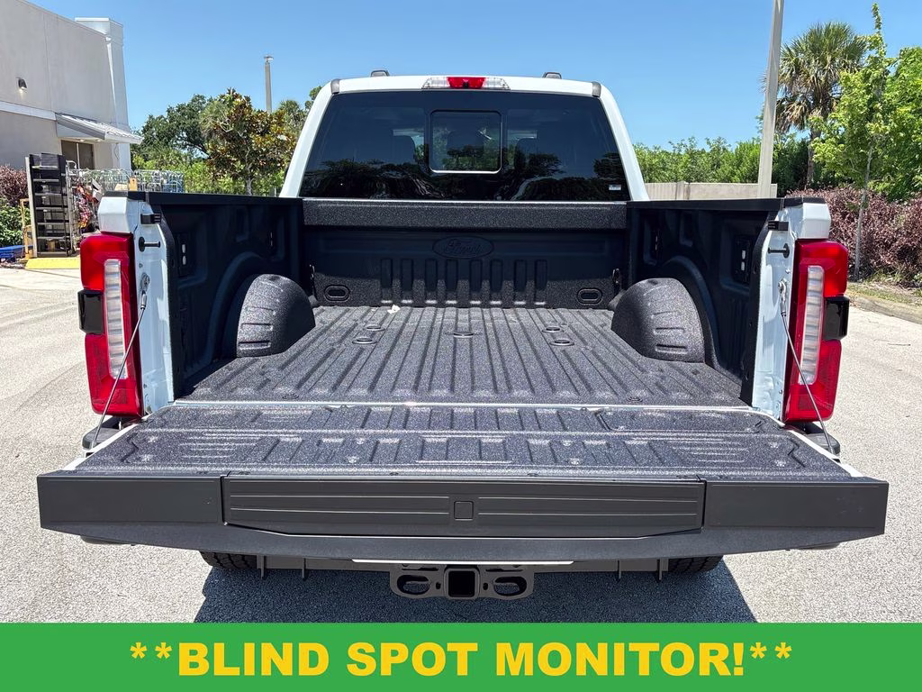 2026 Oxford White Ford Super Duty F-250 SRW Lariat 4X4 Truck
