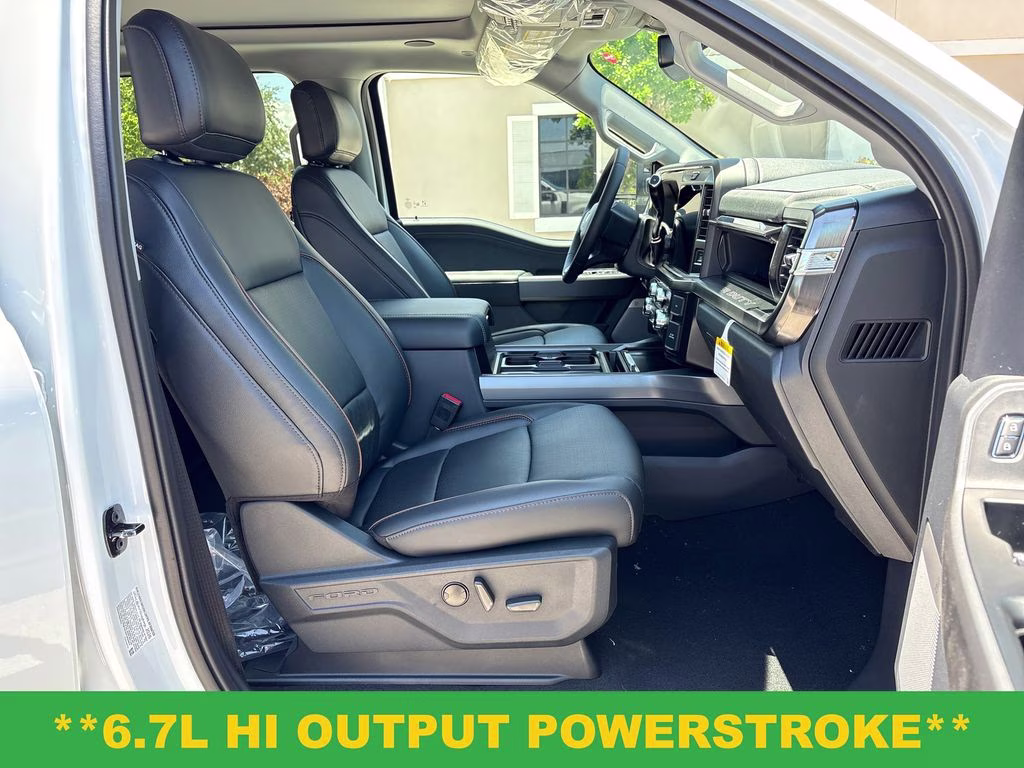 2026 Oxford White Ford Super Duty F-250 SRW Lariat 4X4 Truck