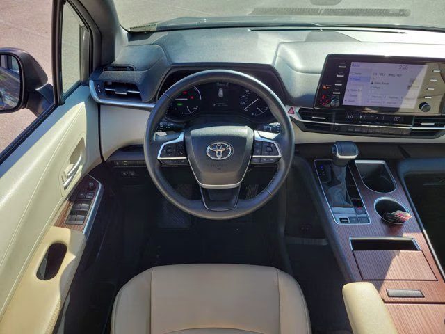 2024 Predawn Gray Mica Toyota Sienna XLE FWD Van
