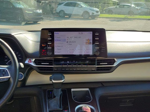 2024 Predawn Gray Mica Toyota Sienna XLE FWD Van